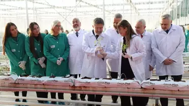 Tarım Bakanı Yumaklı serada