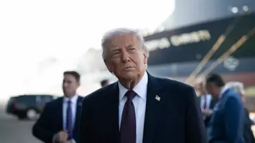 Toplantı salonunda Trump ve savunma sanayi yöneticileri