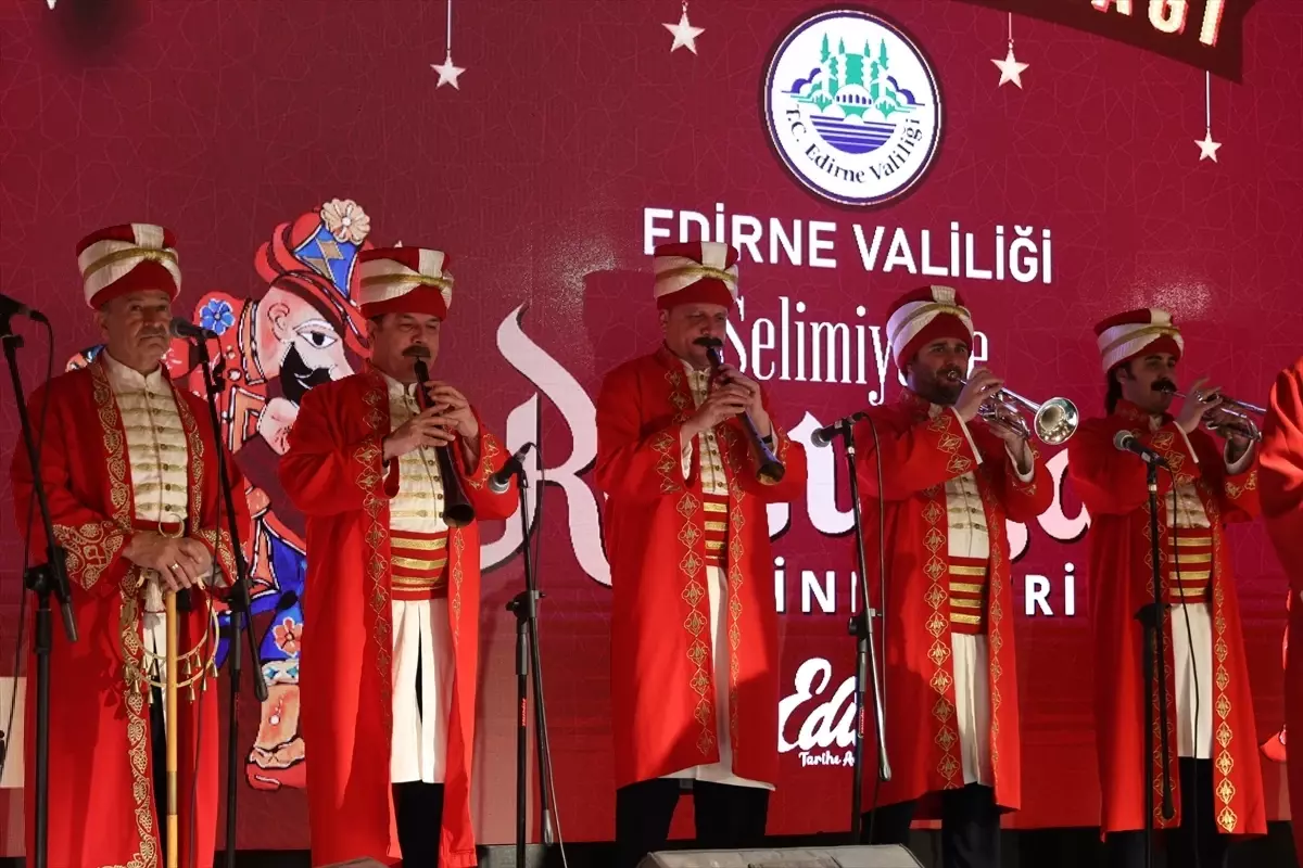 Ramazan'ın Ritmi Selimiye Meydanı'nda Mehter Marşıyla Buluştu