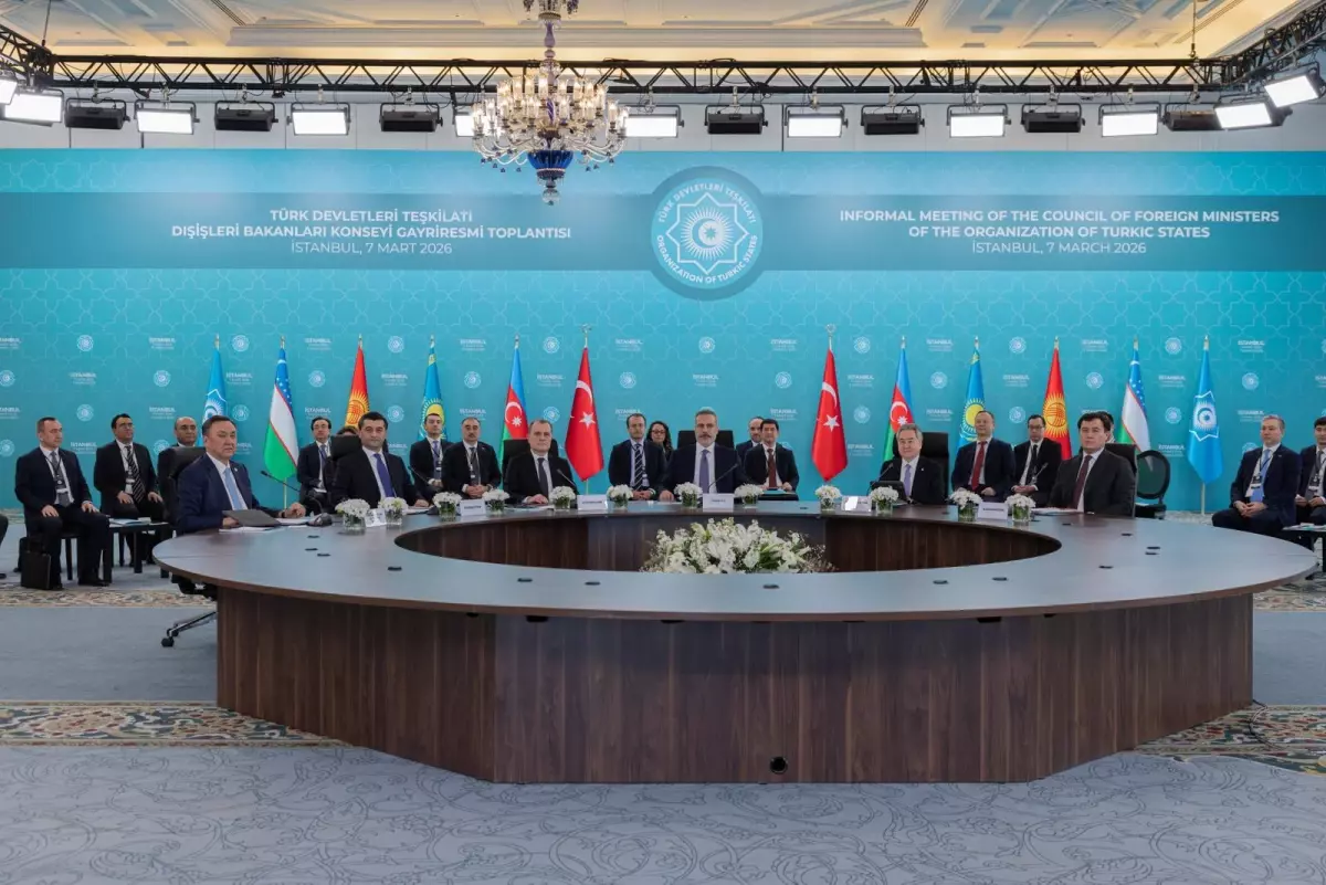 Hakan Fidan, Çırağan Sarayı'nda Türk Devletleri Toplantısında Görüştü