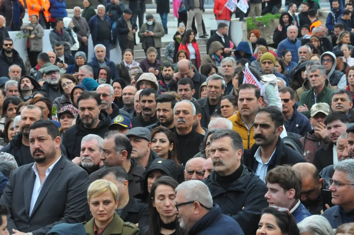 DEM Parti Eş Genel Başkanı Hatimoğulları, İran Savaşına Son Verilmesi ve Demokrasi Çağrısı Yaptı