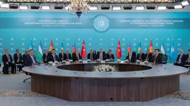 Toplantı sırasında konuşma yapan Hakan Fidan