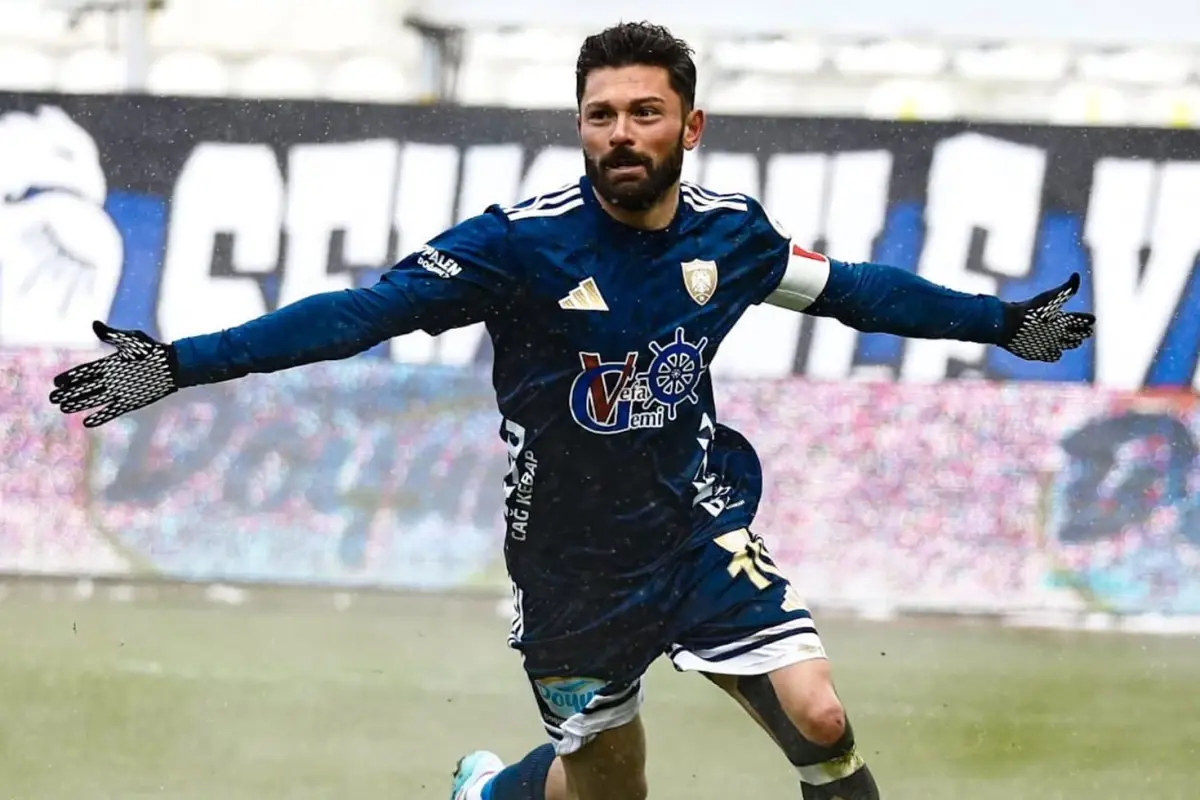 35 Yaşındaki Eren Tozlu, Sahada Ronaldo ve Messi Performansıyla Göz Doldurdu