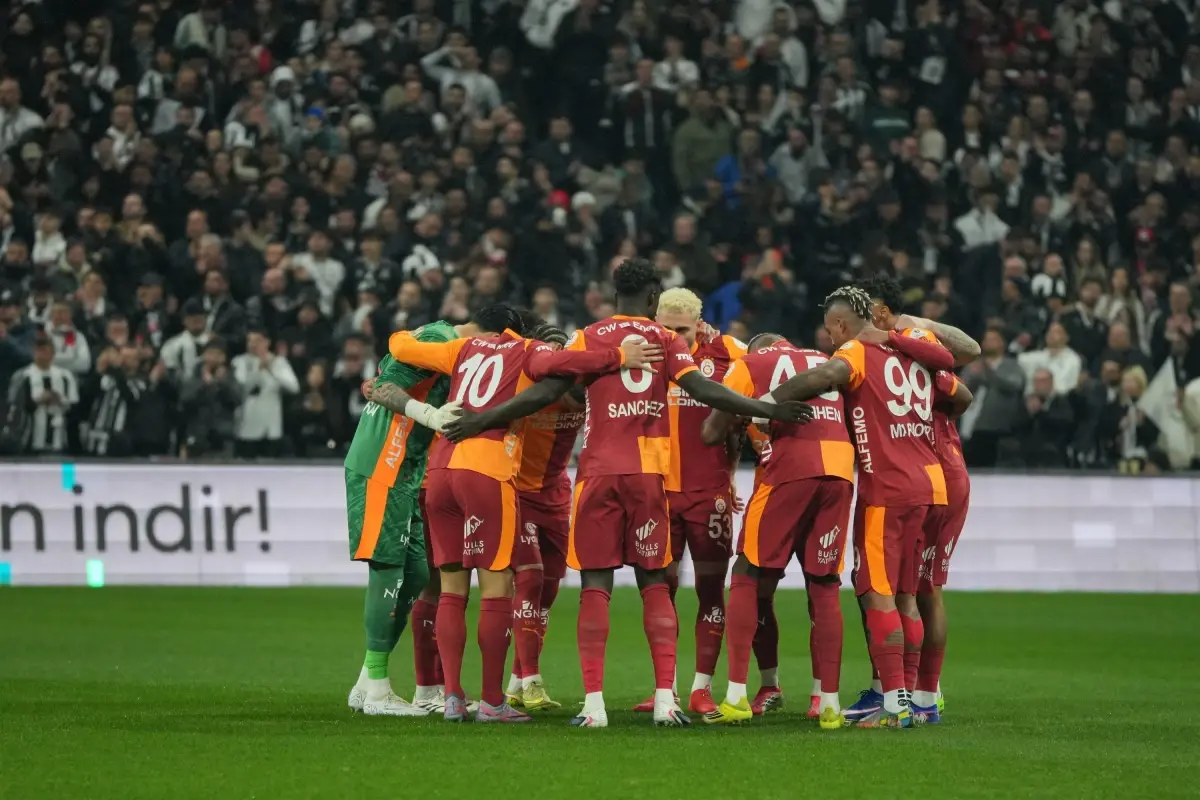 Galatasaray, Beşiktaş Derbisinde İlk Yarıyı 1-0 Önde Tamamladı