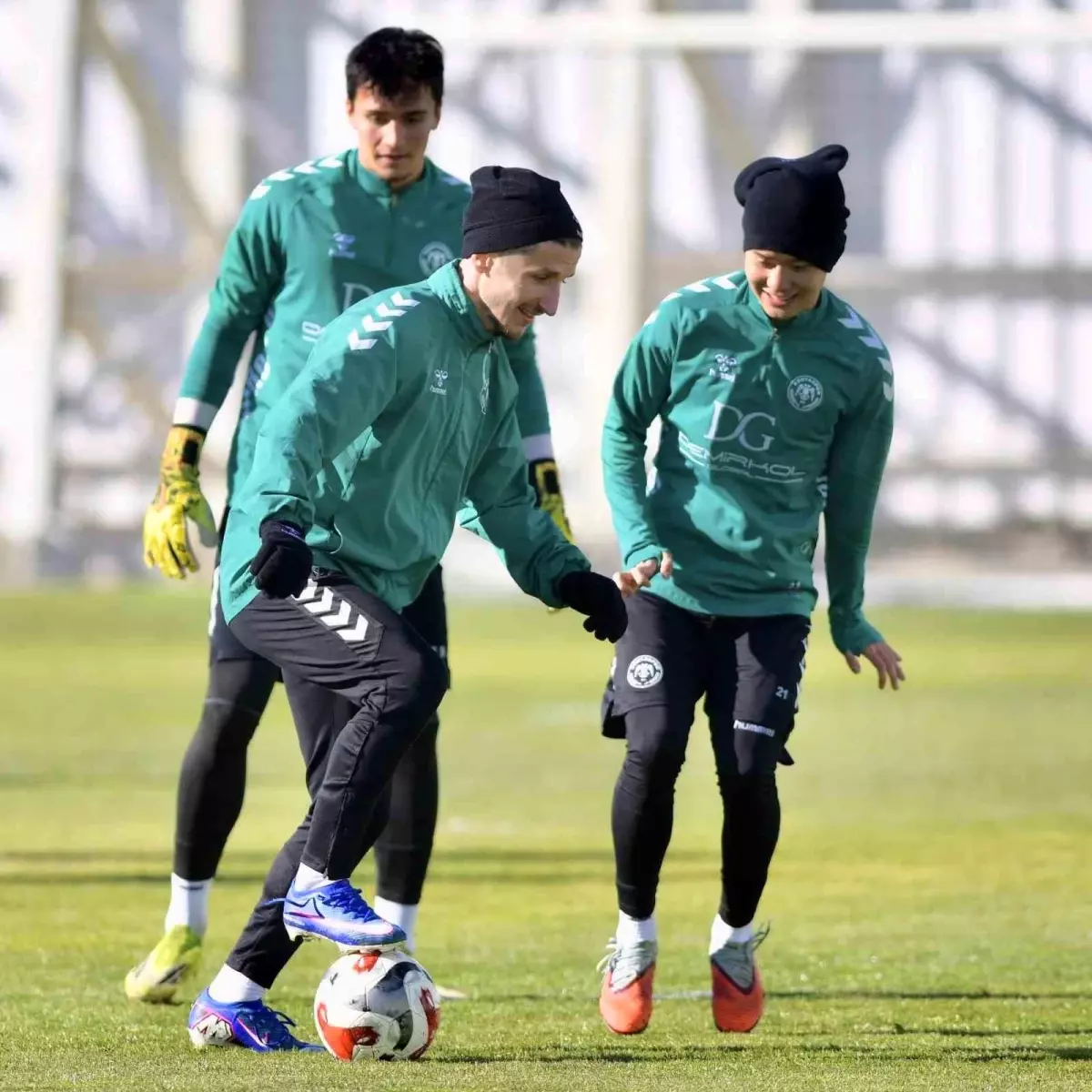 Konyaspor, Kasımpaşa Maçına Hazırlıklarını Tamamladı: Taktik Çalışmalarına Yoğunlaşma