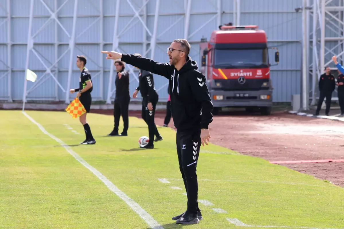 Menemen FK, Gebzespor'u Konuk Ediyor: Kritik Maçta Puan Arayışı