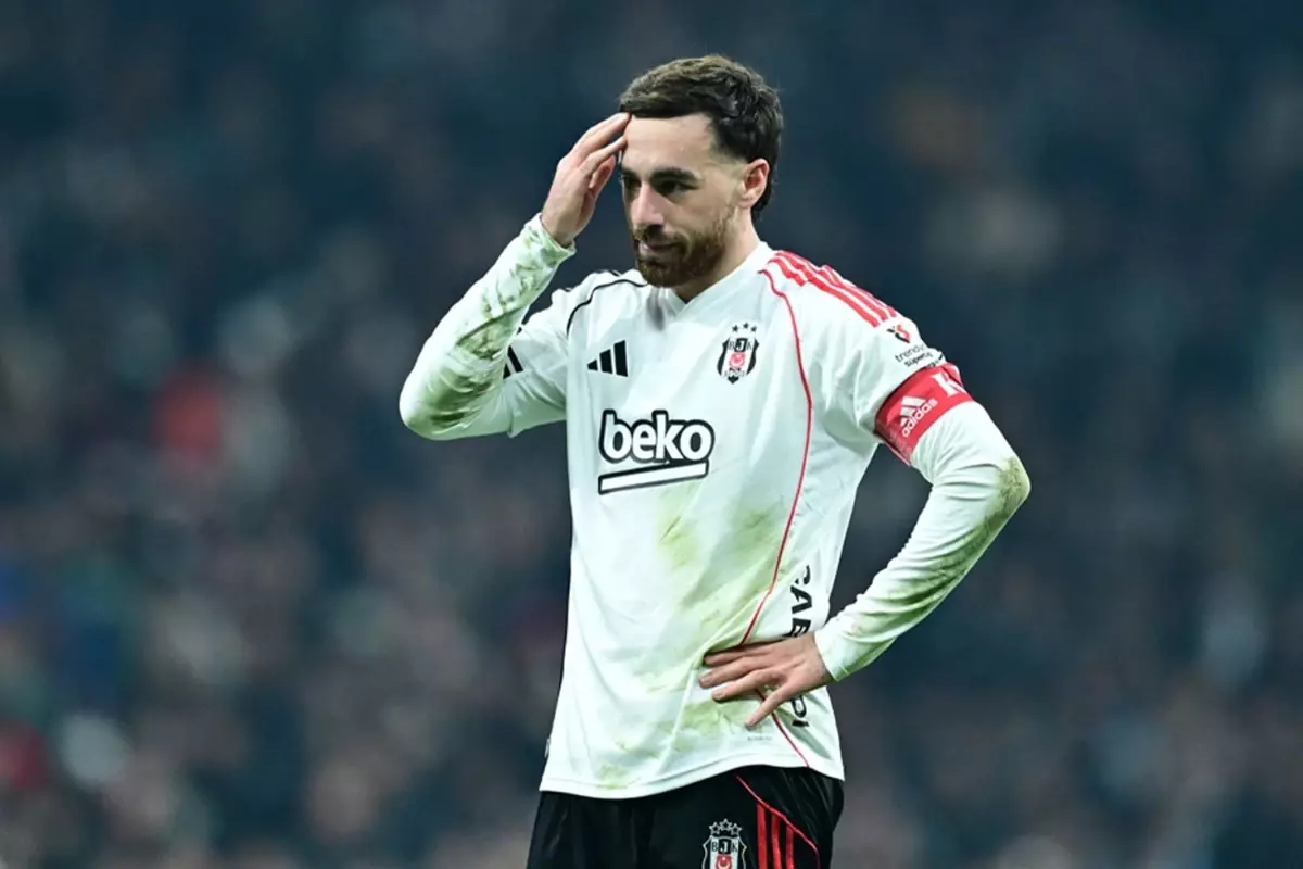 Orkun Kökçü, Galatasaray Derbisi Sonrası Hakem Kararlarını Sert Eleştirdi