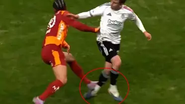 Maçta kırmızı kart gören Leroy Sane