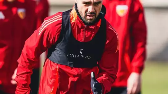 Kayserispor ve Trabzonspor logoları