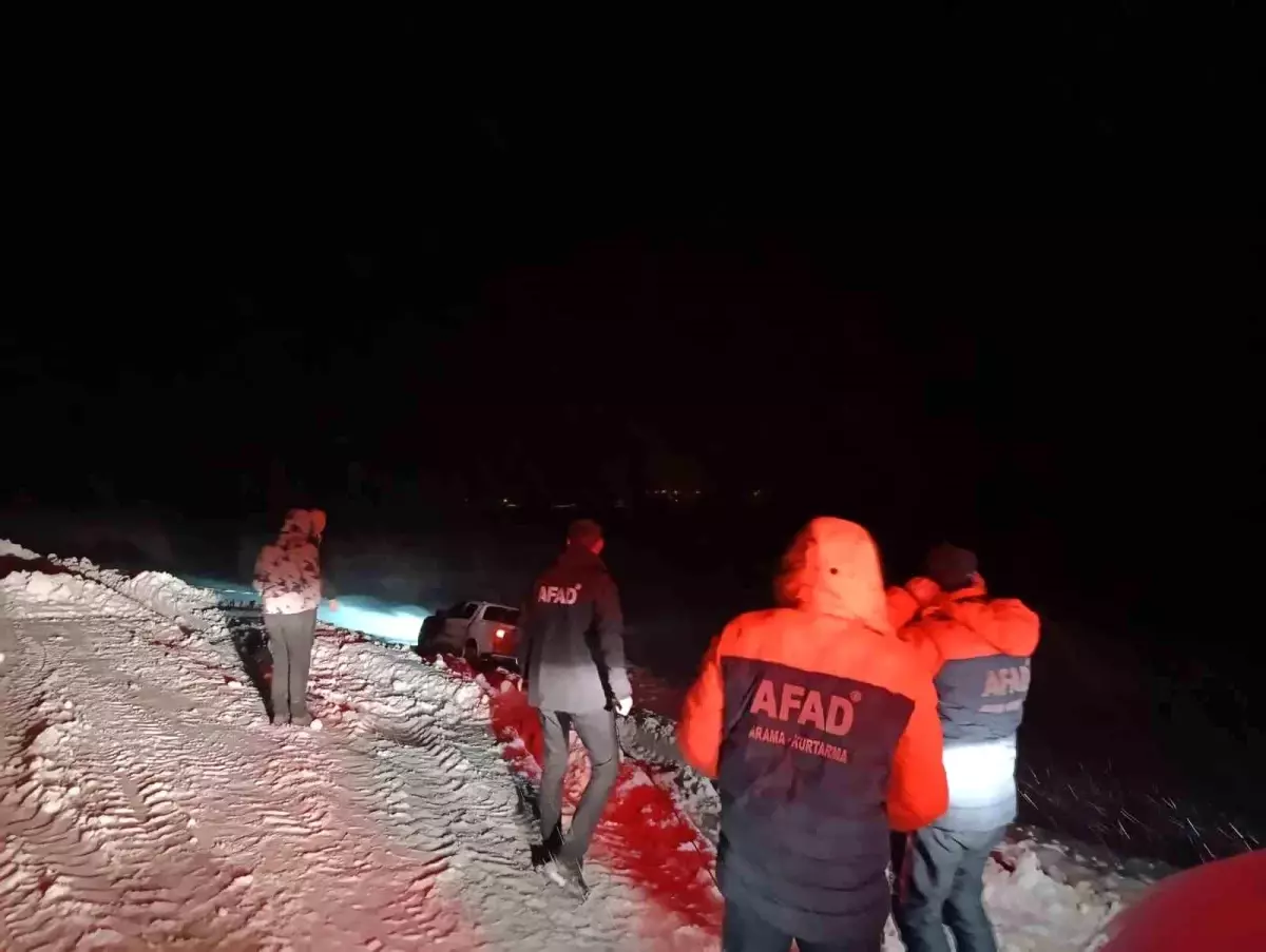 Ağrı’da Karla Buzlu Şarampole Kayan Araçta 4 Kişi Hayatta Kaldı