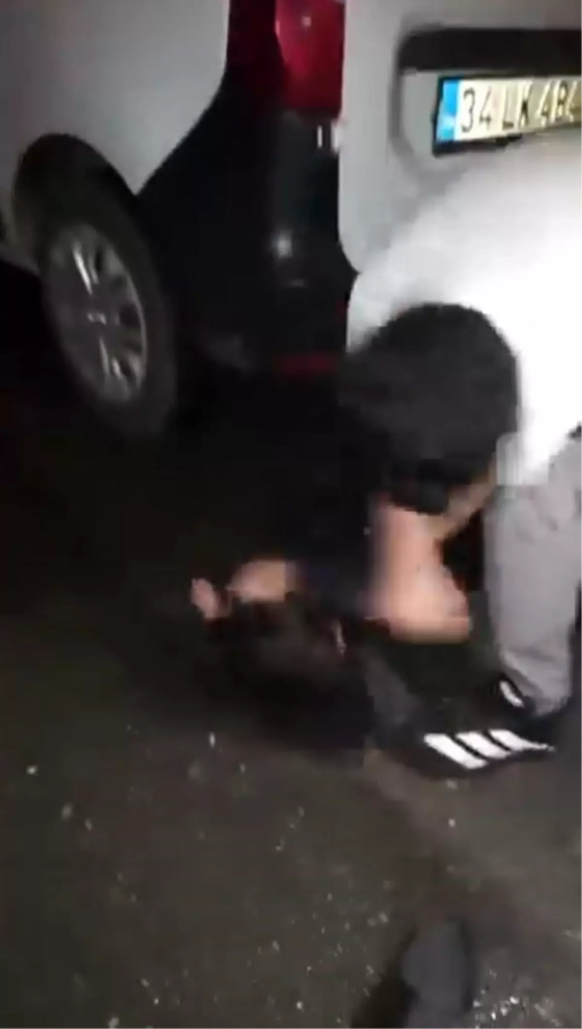 Başakşehir'de 14 Yaşındaki Çocuğa Yönelik Şiddet Olayı Gözler Önünde