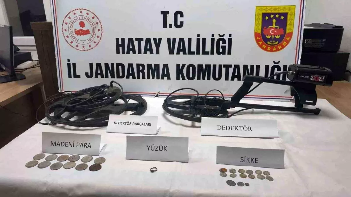 Hatay’da Jandarma Operasyonu Sonucu Değerli Tarihi Sikkeler ve Yüzükler Ele Geçirildi
