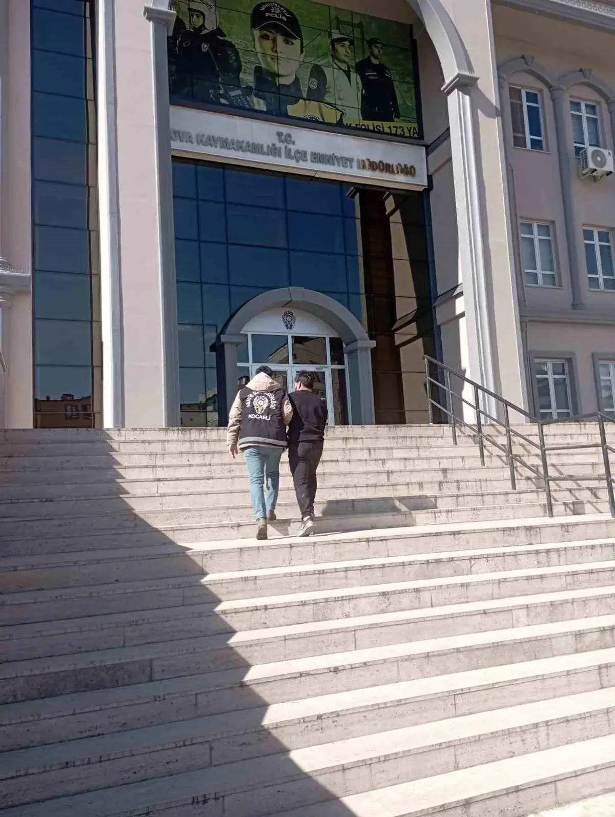 Kocaeli'de 28 Yıllık Hapis Cezalı Dolandırıcı Sonunda Yakalandı