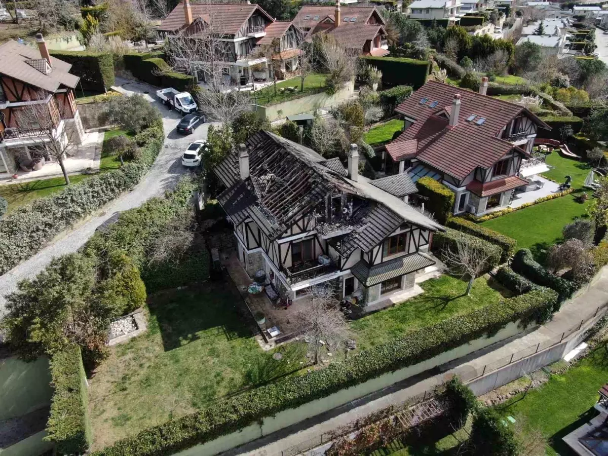 Beykoz’da Aslıhan Karalar’ın Villasında Çıkan Yangın Çatı Katını Yok Etti