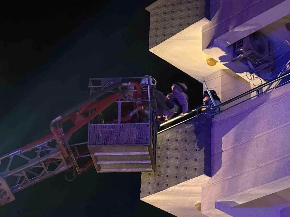 Hatay’da Apartman Yangını: 30 Kişi Hayatta Kaldı