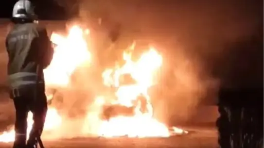 Hatay’da Park Halindeki Motosiklet Aniden Alev Aldı