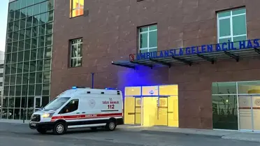 Tır ve otomobil çarpışma anı