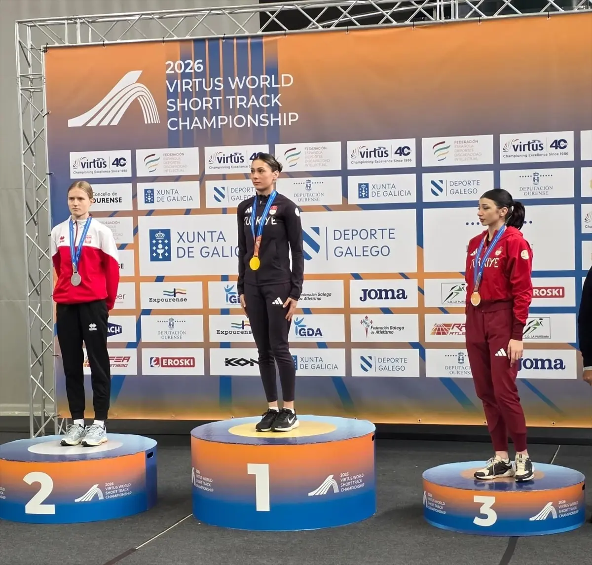 Aysel Önder, İspanya'da 200m T20'de Yeni Avrupa Rekorunu Kırdı