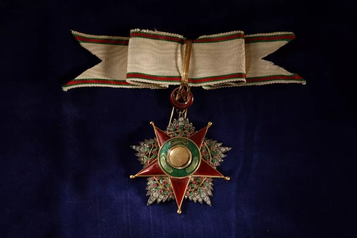 Osmanlı’nın Kadınlara Verdiği Şefkat Nişanı: Tarihsel Bir Onur Simgesi