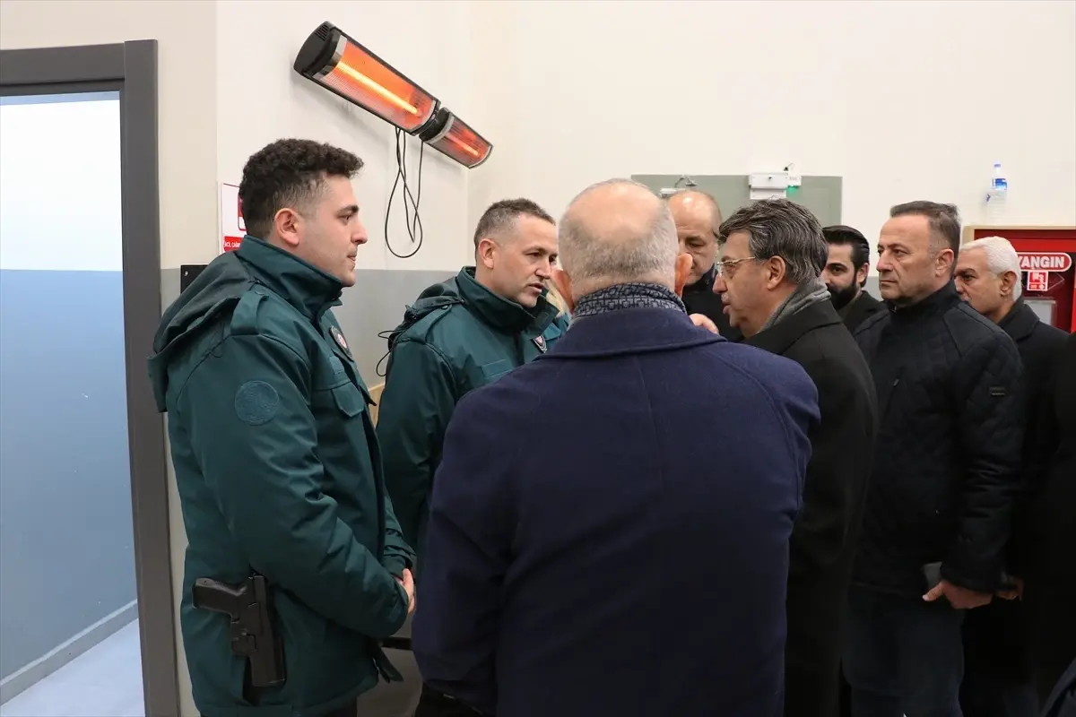 Van Milletvekilleri Kapıköy Gümrük Kapısı'nda Durumu İnceledi