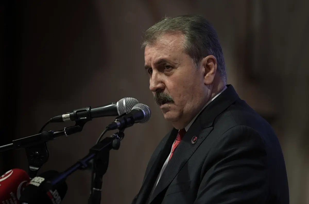 BBP Genel Başkanı Destici, Kadınlar Günü'nde Arife Tatilini Tam Gün Olması İçin Teklifte Bulundu