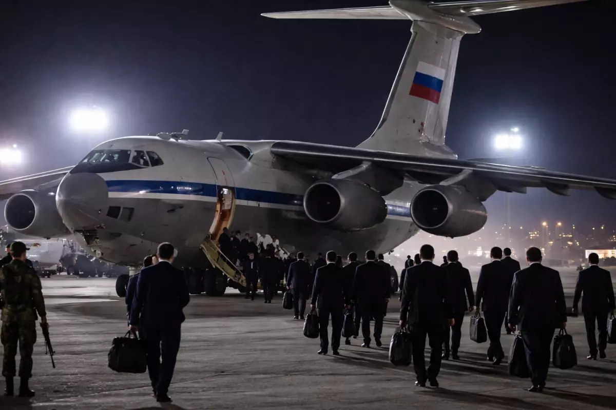 Beyrut'tan İranlı Diplomat ve Devrim Muhafızı Cenazeleri İçin Rus Kargo Uçağı Kalktı