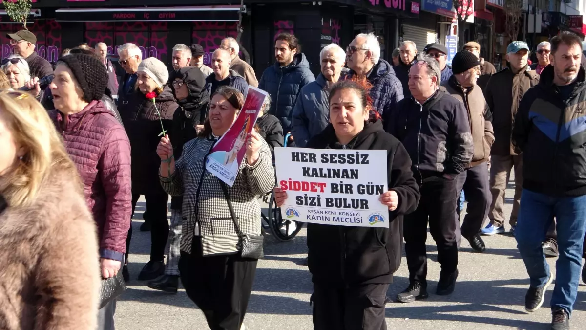 Keşan’da 8 Mart Kadın Yürüyüşü: Eşitlik ve Özgürlük Mesajları Şehrin Sokaklarını Doldurdu