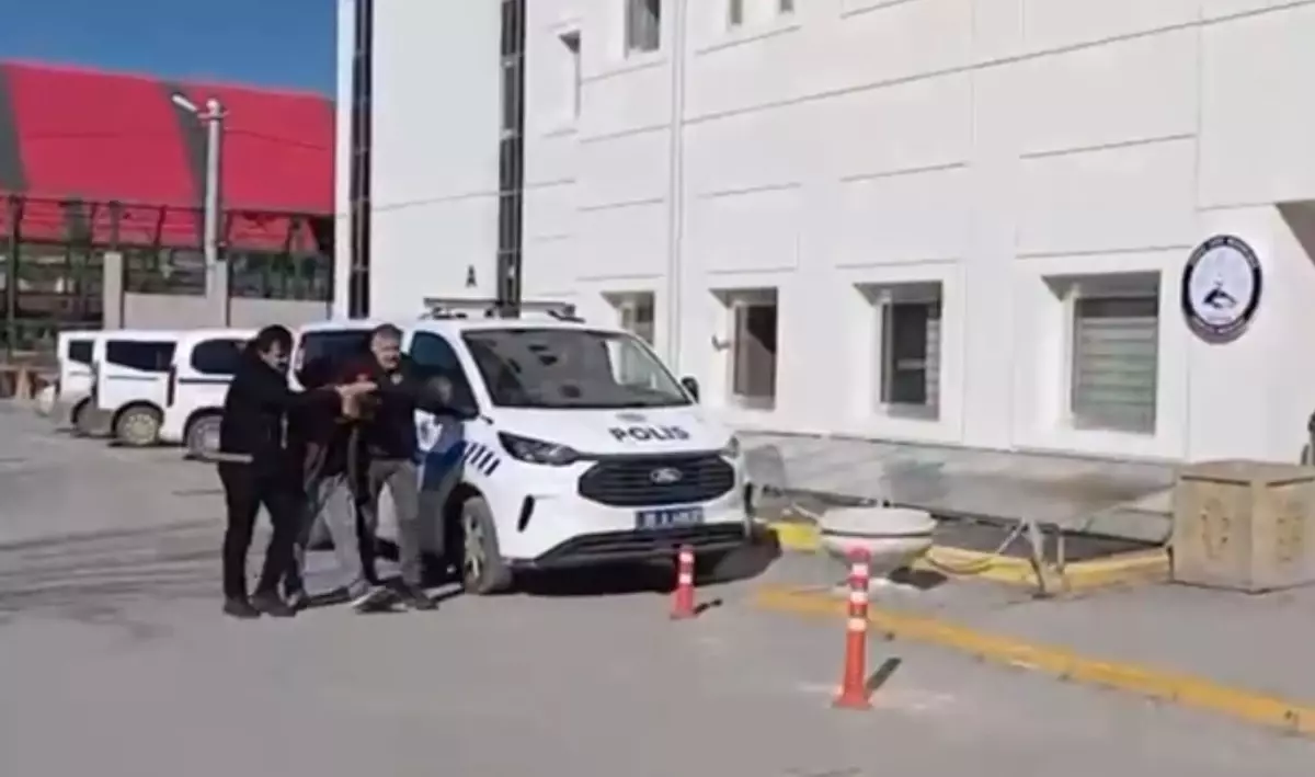 Eskişehir’de Sahte Polis Operasyonu: 2 Milyon Liralık Ziynet Eşya Hırsızı E.Y. Tutuklandı