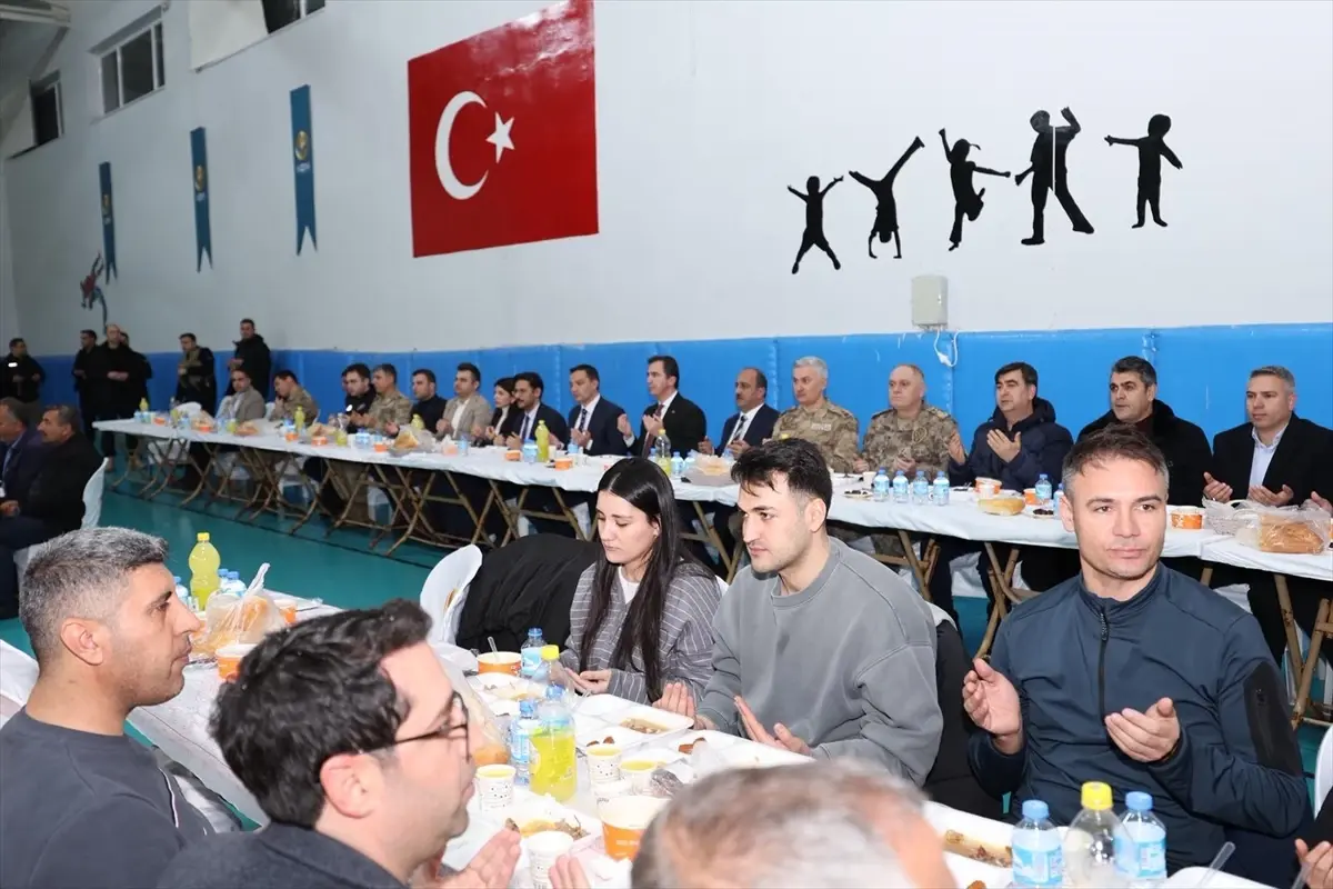 Bitlis'in Hizan İlçesinde Ramazan İftar Etkinliği Birlik ve Dayanışma Mesajı Verdi