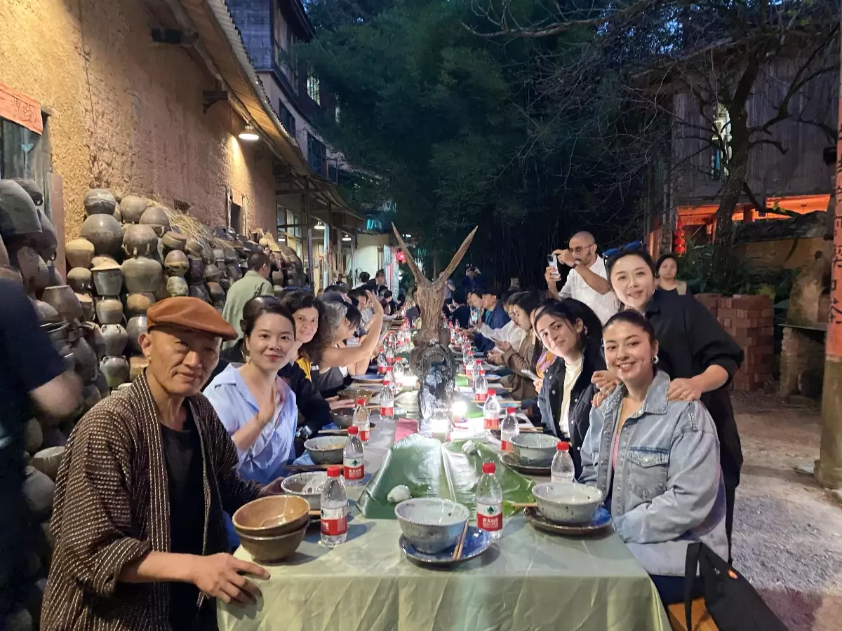 Dijital Porselen: Geleneksel Çin ve Türk Seramiğinin Yeni Buluşması