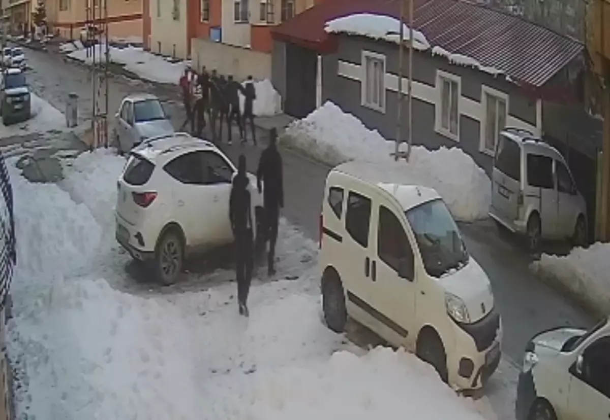 Kars'ta İftar Öncesi Silahlı Çatışma: 2 Yaralı