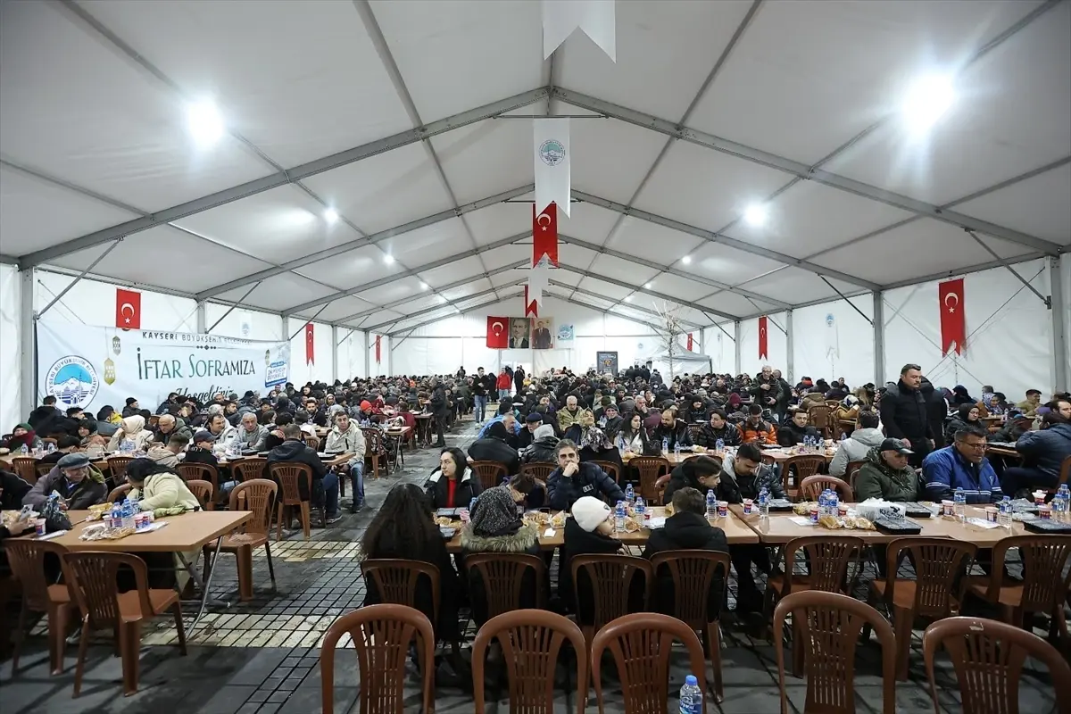 Kayseri Büyükşehir Belediyesi’nden 30 Bini Aşkın Kişiye Günlük İftar Hizmeti