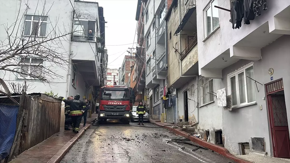 Samsun İlkadım’da Çatı Yangını Hızlıca Kontrol Altına Alındı