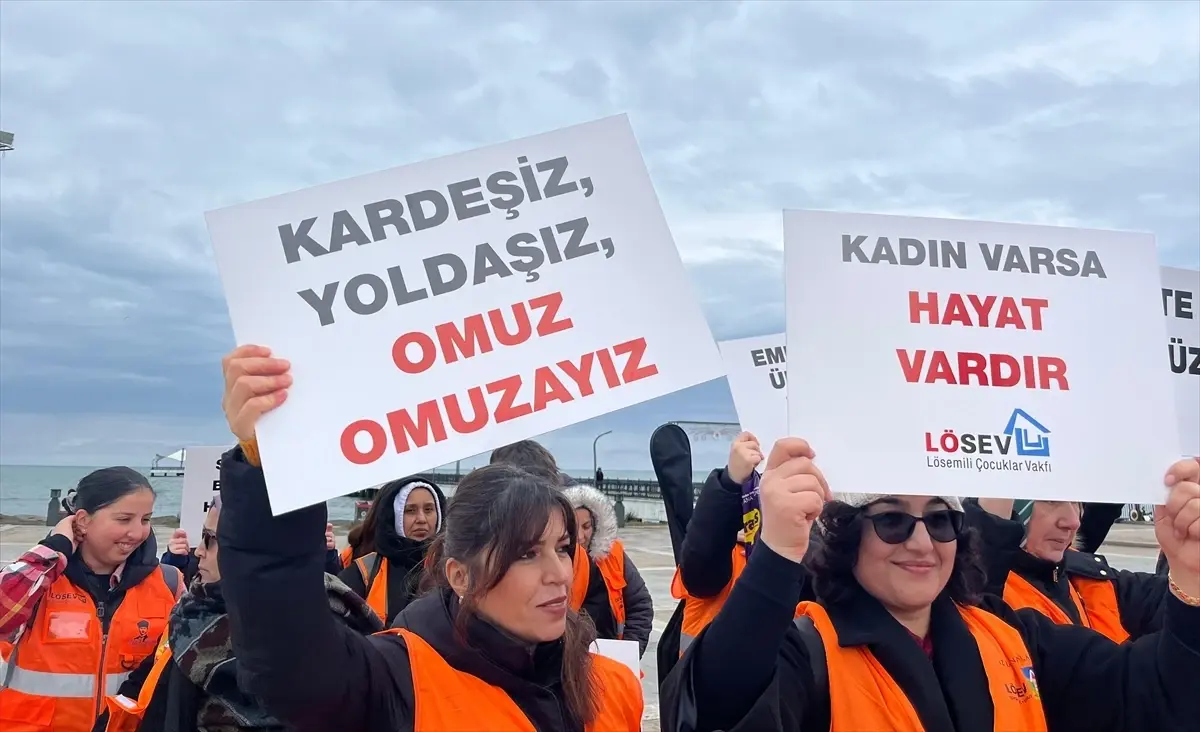 Samsun’da LÖSEV’in Kadın Dayanışması Yürüyüşü Umudu ve Mücadeleyi Birleştirdi