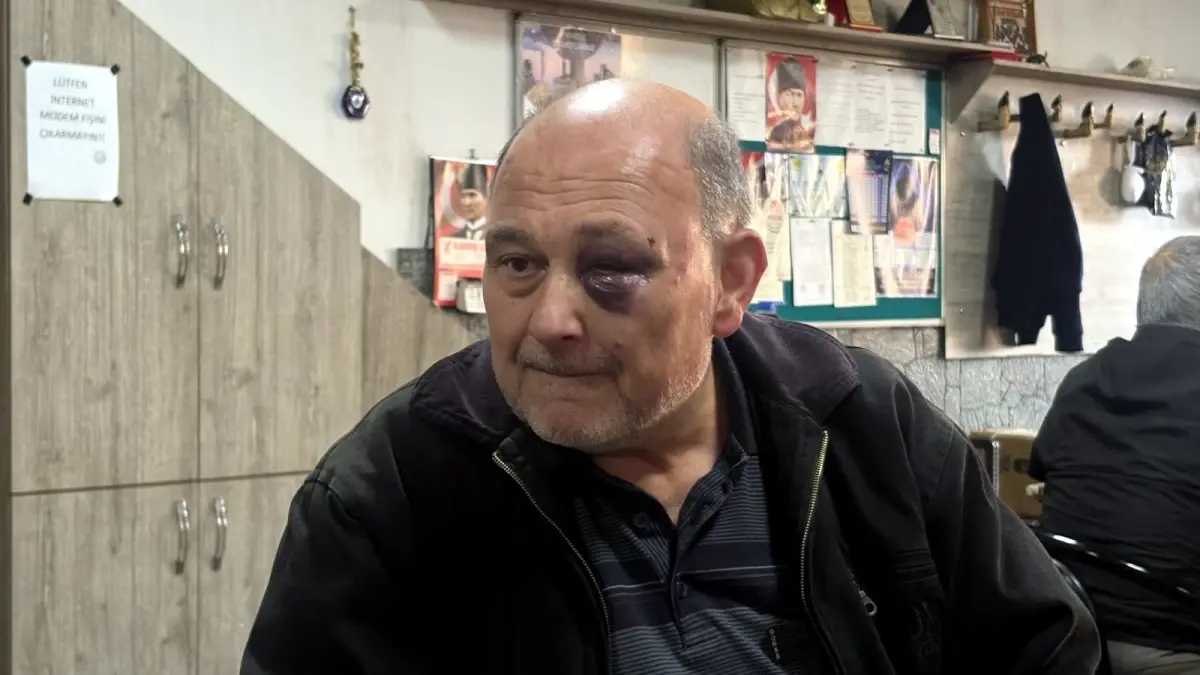 Çorlu’da Gençler Sokakta Şiddet Olayı: Üç Kişi Hastaneye Sevk Edildi