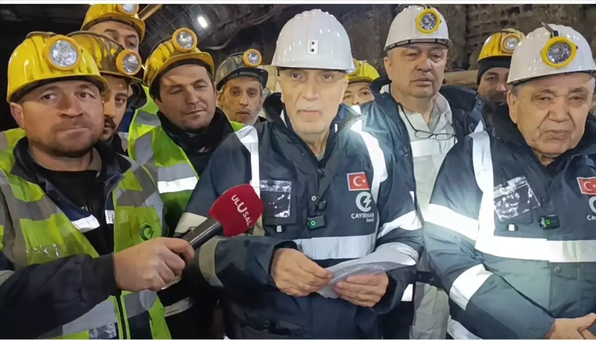 TÜRK-İŞ Başkanı Atalay, Nallıhan Maden Ocağında İşçilerle İftara Katıldı