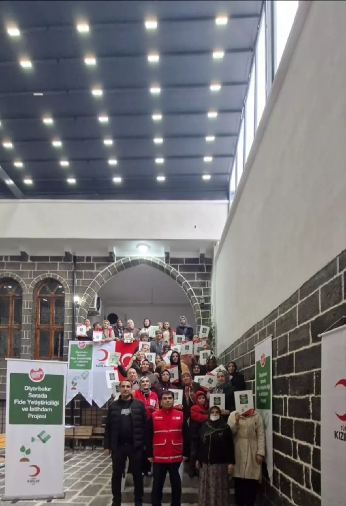 Türk Kızılay Sur Şubesi, Kadın ve Gençlere Seracılık Becerileri Kazandırıyor