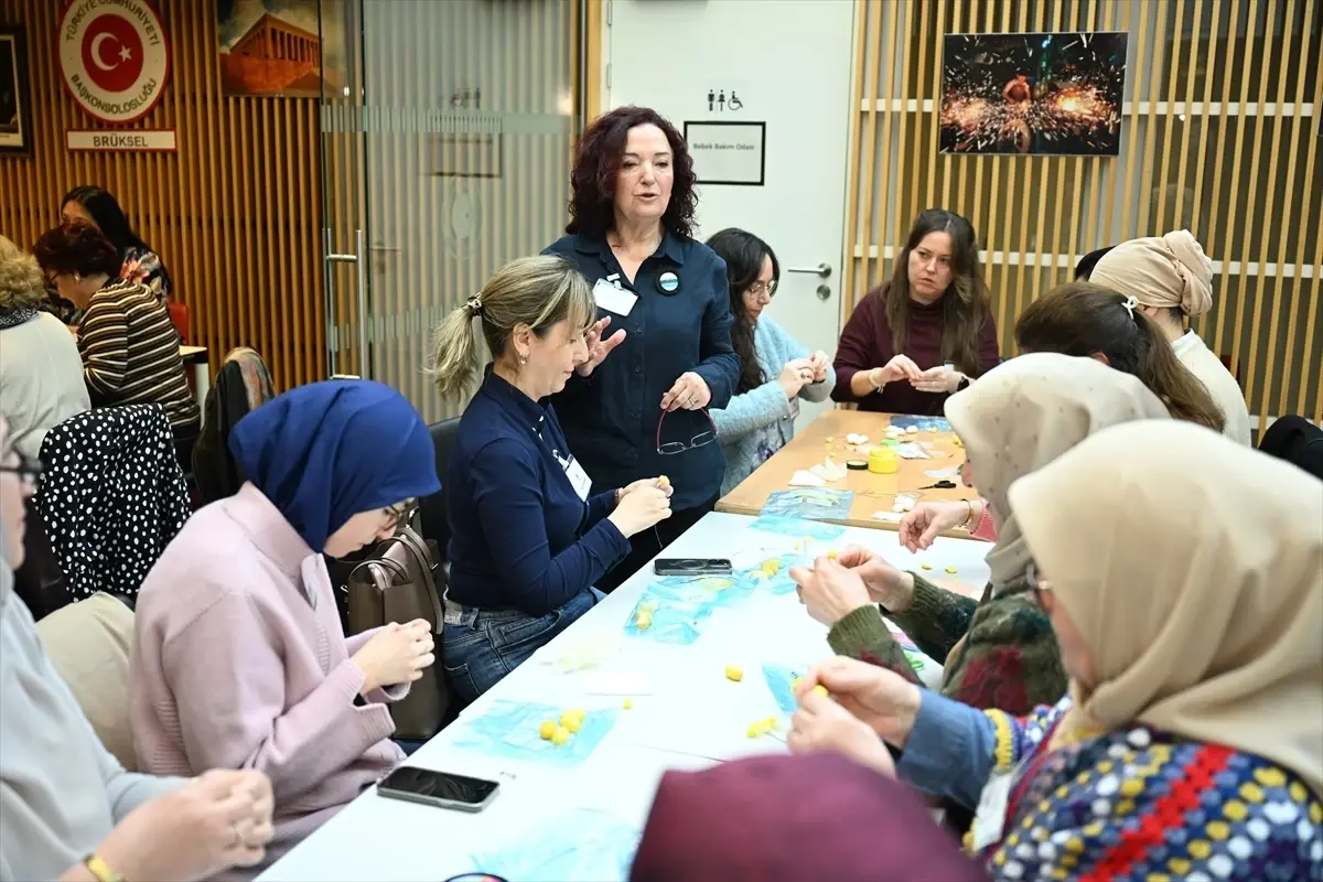 Brüksel'de Kadınlar Günü'ne Özel İpek Koza Atölyesi Coşkusu