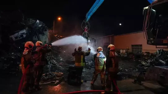 Yangın sonrası kalan metal enkazı