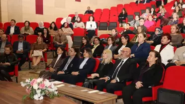 Programda sahne alan konuşmacılar