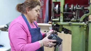 52 Yaşındaki Feride Kahraman'dan Ayakkabıcılıkta Başarı Hikâyesi
