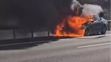 Yangın sonrası yanmış otomobil