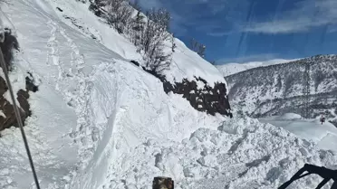 Kar temizleme ekipleri Siirt’te çalışıyor