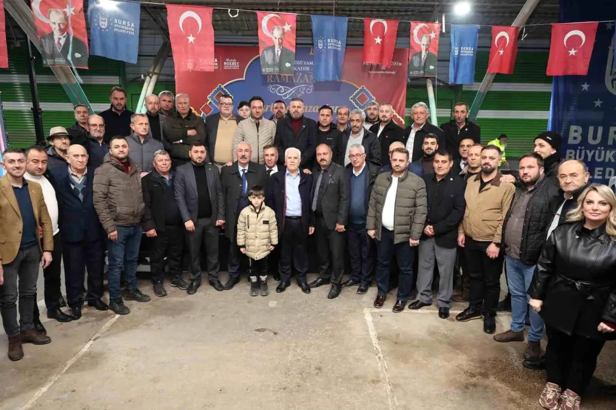 Bursa Büyükşehir Belediye Başkanı Bozbey, İznik’te İftar Buluşmasıyla Halkın Sorunlarını Dinledi