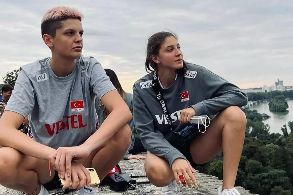 İlkin Aydın'dan Galatasaray Taraftarına Keskin Yanıt: Karakurt'a Söz Savaşı