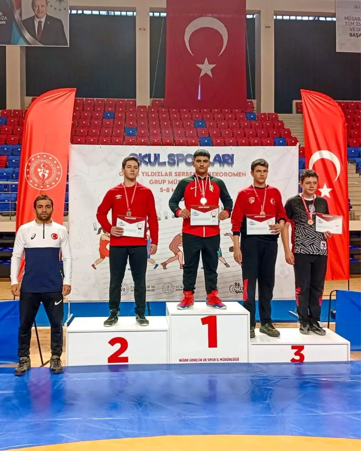 Manavgat Belediyesi Güreş Kulübü, Niğde'de Üç Başarıyla Şampiyonluk Yaşadı