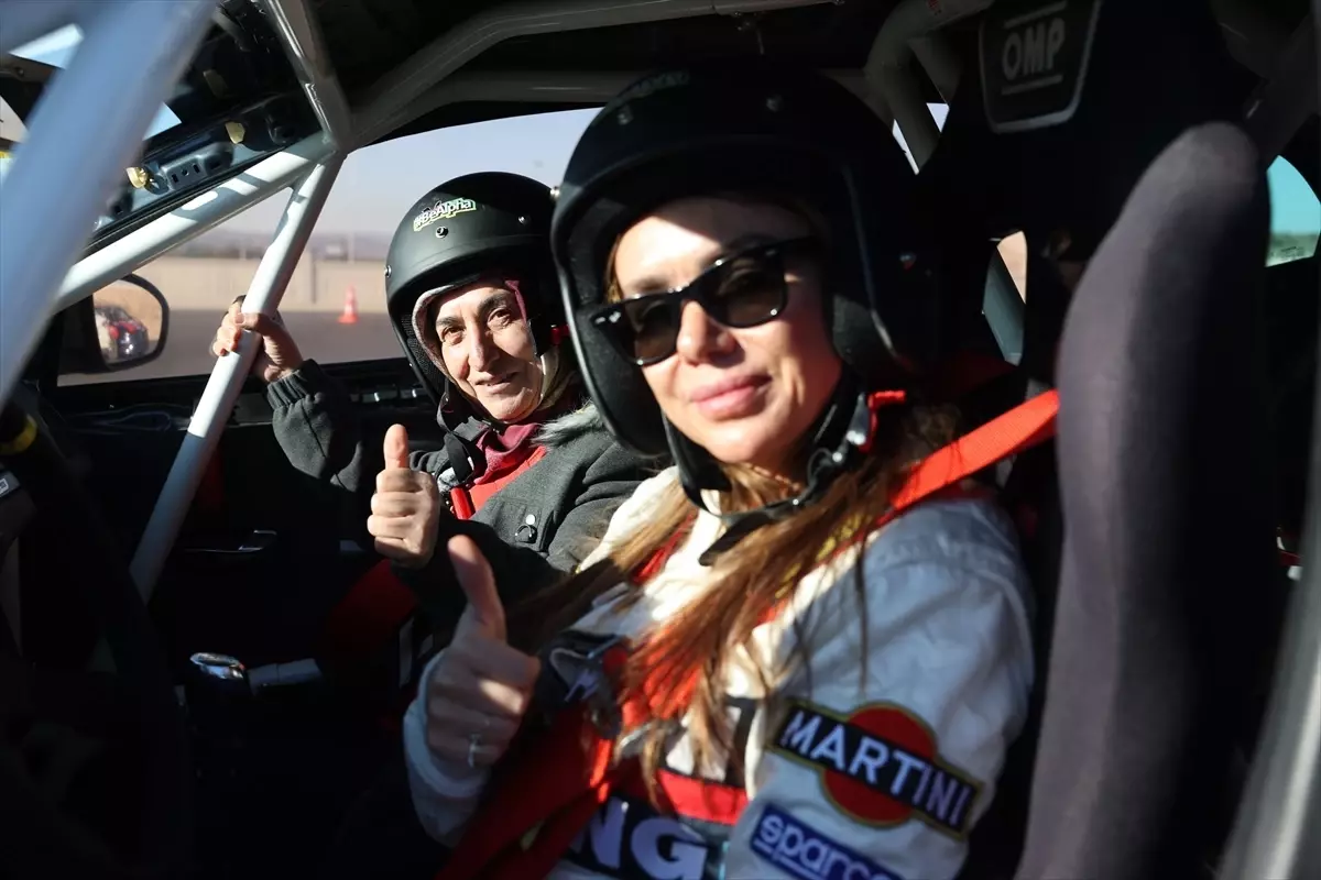 Nevşehir'de Kadınlara Özel Slalom Rallisi Coşkusu