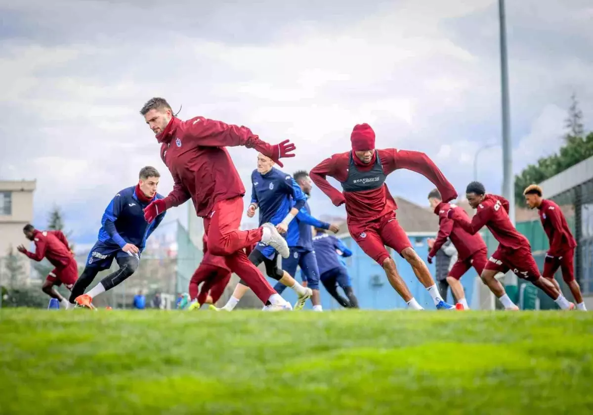 Trabzonspor, Kayserispor Maçına 21 Oyuncu ile Yola Çıktı