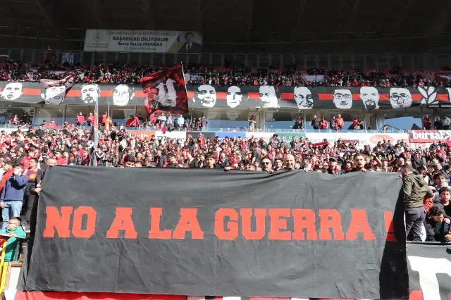 Maç sonrası kutlama ve taraftar sevinci