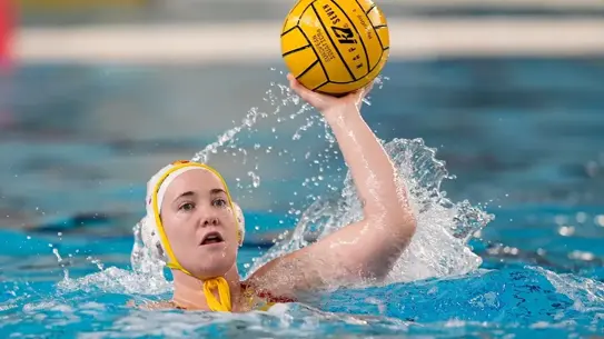 Göztepe Kadın Takımı grup şampiyonluğu kutlaması